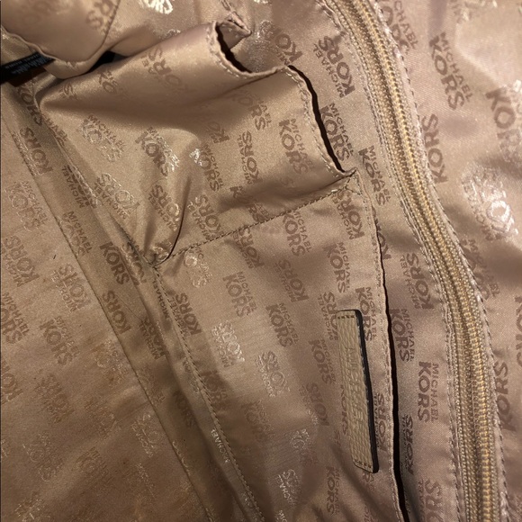 Authentic Michael Kors Purse - Picture 4 of 8